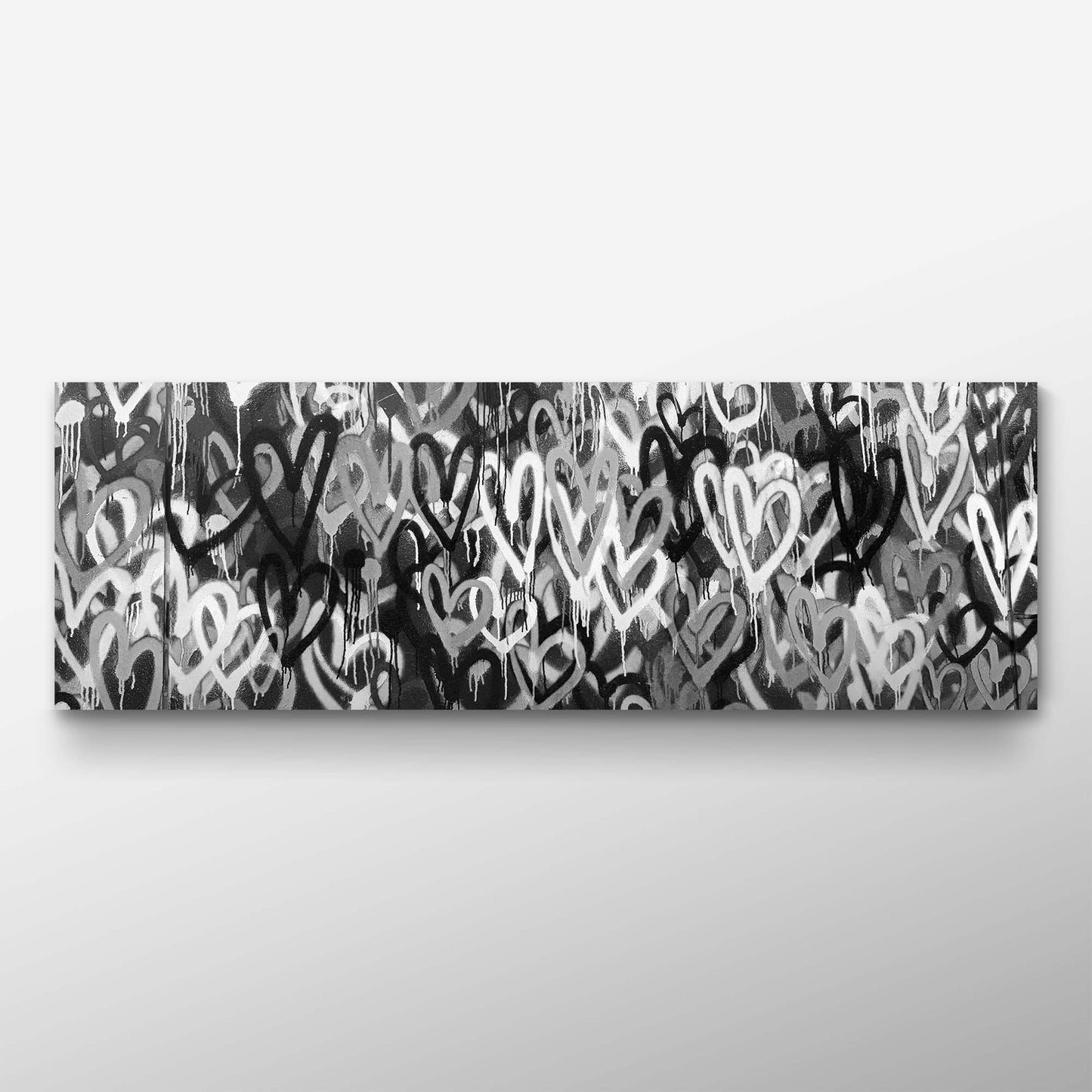 B&W GRAFFITI HEARTS
